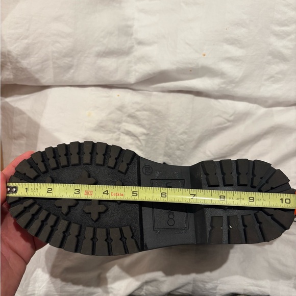 Like new worn once Calvin Klein Lace-Up Quilted Lug Sole Combat Booties Black  7 - Picture 10 of 11